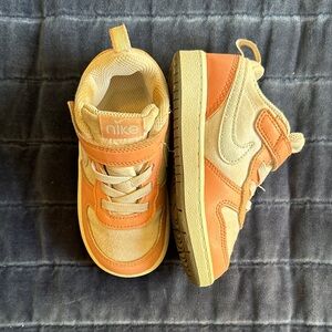 Nike Kids Sneakers in Coral and White